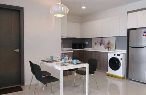 Central District Apartment | A Spacious, High-Floor Suite Next to Komtar JBCC