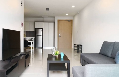 Central District Apartment | A Spacious, High-Floor Suite Next to Komtar JBCC
