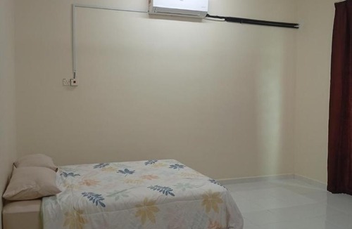 Kangar House | A&Z Homestay Kangar with 4 Bedroom Aircond 3 Bathroom