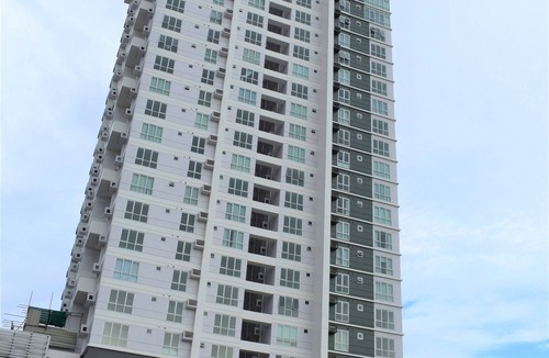 Poblacion District Condo | Abreeza Place Tower, 1-bdrm Condo with Broadband Wifi