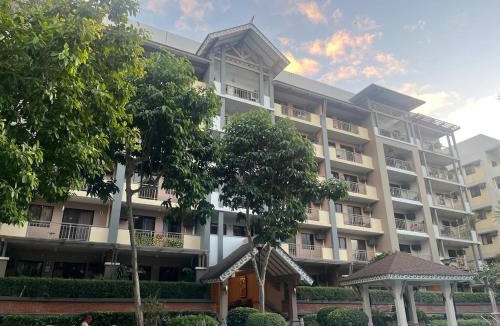 Taguig Apartment | Acacia Estates' The Getaway Taguig, Evergreen