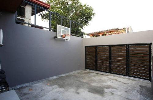 Alabang Villa | Addie's Place Soldiers Hills Village Muntinlupa