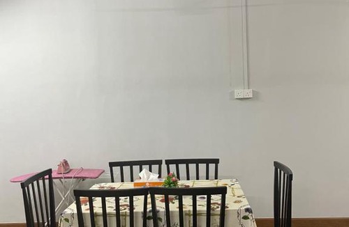 Pekan Melayu House | ADEELA HOMESTAY @ BANDAR KUANTAN