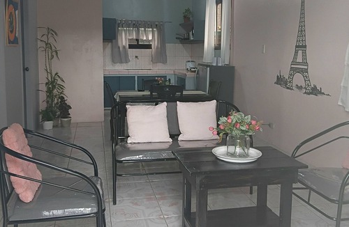 Baguio Apartment | Adorable 2-bedroom home in cool Baguio for your stay, with a touch of Paris.