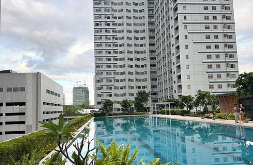 Santo Cristo Condo | Aesthetic 1-bedroom condo with WiFi, City View in Quezon City, Philippines