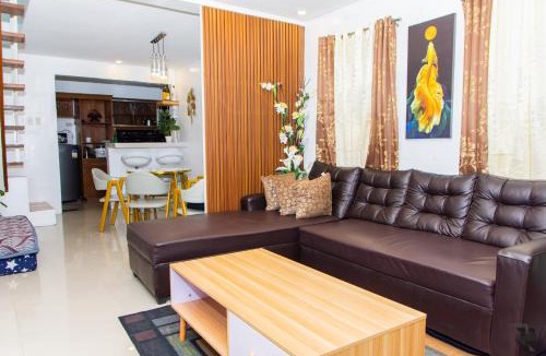 Angeles City House | Affordable GOLD DUST Up To 12 Pax near Aqua Planet & Dinosaur Island