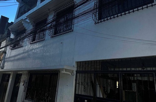 Las Pinas Apartment | Affordable Private Rooftop Room, Rooftop Terrace, Basketball Court & Free Wi-Fi