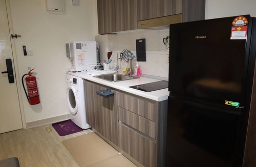 Cyberjaya Apartment | AIMIN HOMESTAY Cozy studio in peaceful Cyberjaya with WiFi, AC, fitness room