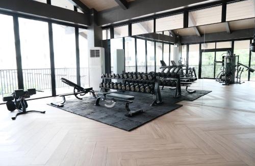 Mactan Export Processing Zone Apartment | Airport Gem with Pool and Gym