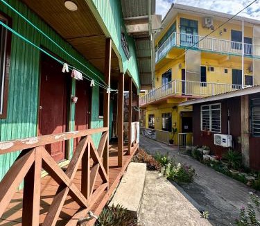 Kampung Pasir Hantu Hotel | AISHAH GUEST HOUSE