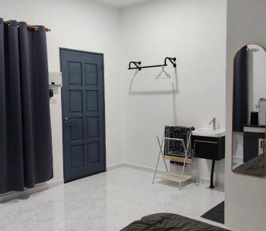 Kampung Ulu Pauh House | Al-Fateh Roomstay, Arau - Room 01