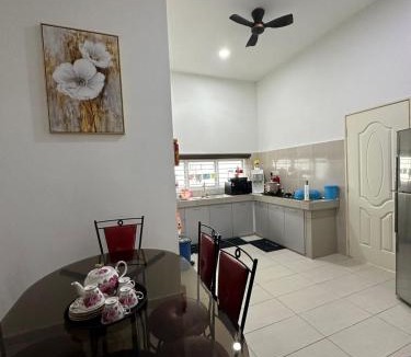 Kuantan House | Alam Damai II homestay KotaSAS