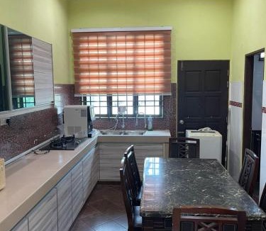 Gua House | Aliita Homestay