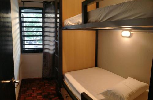 Taman Kota Laksamana House | Alimama Guesthouse Melaka with Balcony