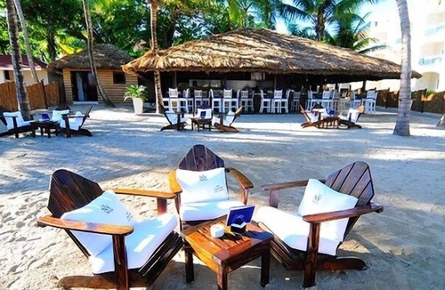 Los Maestros Apartment | All Fun Inclusive Beach Front Resort