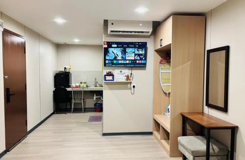 Taman Melaka Raya Apartment | All-You-Need Room for 4, Walk & Drive Around to Tourist Hotspot, EDEN