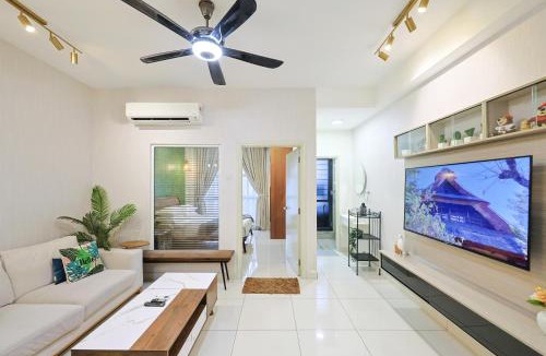 Kuala Lumpur Apartment | AM3AC Arte Mont Kiara Sky Suite with City View at MITEC