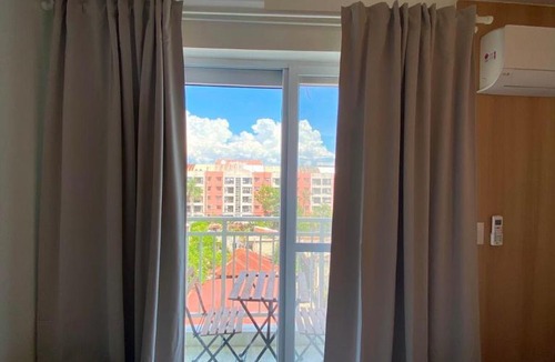 Mactan Export Processing Zone Hotel | Amani Grand Resort, 1 BR, Near Mactan Airport, Hot shower, 4 pax
