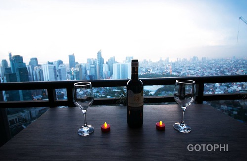 Valenzuela Apartment | Amazing Romantic view L-pools Gramercy Makati 1212