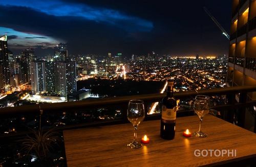 Valenzuela Apartment | Amazing Romantic view L-pools Gramercy Makati 1212