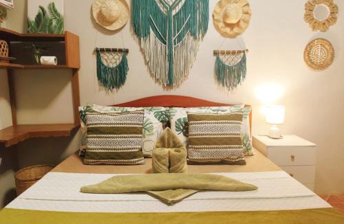 Puerto Princesa City Centre House | Amwani Garden Pool & Kubo