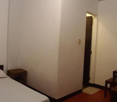 San Juan House | Angel and Marie's Basic FANroom for 1 - 2 pax
