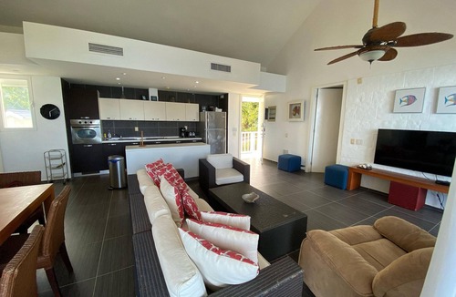 Punta Balandra Apartment | Apartamento Vista Mare 2-301