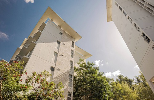 Lahug Condo | Apartment 3-Bedroom Luxury with Balcony & Arrival Transfer 32 Sanson by Rockwell