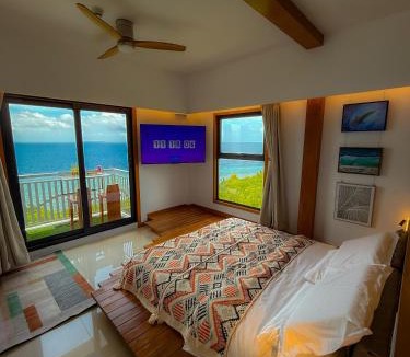 Dauis Apartment | Aqua Horizon Art Studio Condo