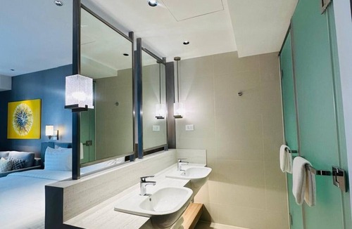 Plainview Hotel | ARMA Doré Luxury Suite at Acqua Private Residences, Manila.