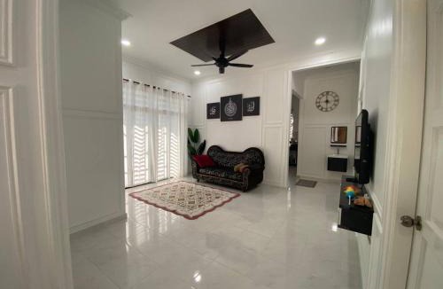Kampung Semut Api House | ARRA Guest House, Pantai Cahaya Bulan, Kota Bharu