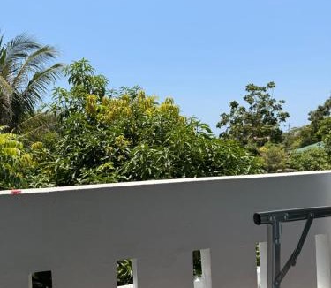 Bacnotan House | Artist Tiny Home Near Surf Town Fast WiFi Netflix Pet Friendly