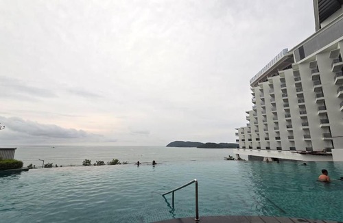 Lubok Buaya Apartment | Assana Tropicana Modern Escape Near Cenang