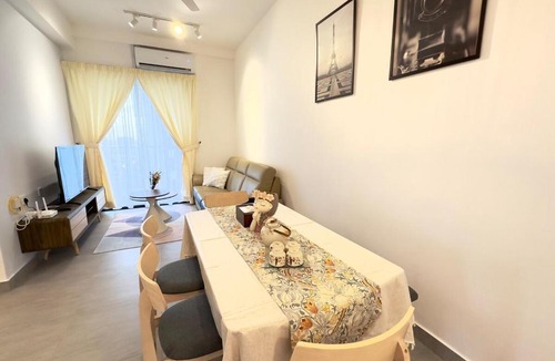 Shah Alam Apartment | ASunday, Setia City Mall -8pax, 2 Carpark