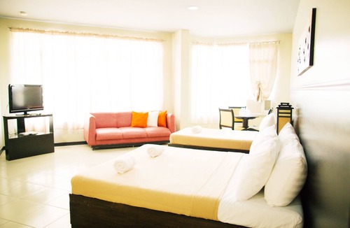 Barangay Poblacion Hotel | Ati-Atihan Festival Hotel