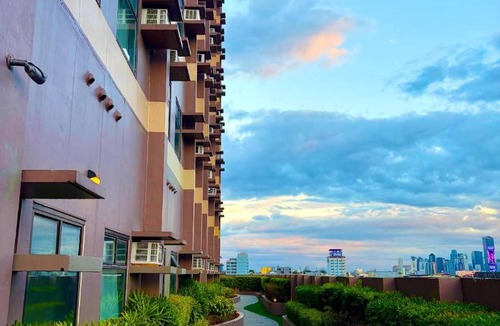 Cubao Hotel | Aurora Escalades