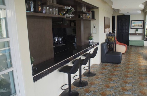 Tagaytay Villa | Avana Hills Tagaytay Holiday Villa