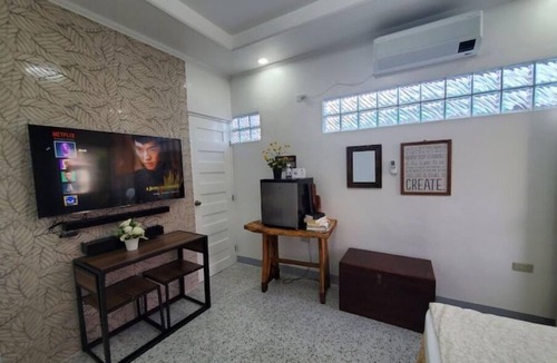 Tayug Apartment | AVE Homes (A4) Deluxe Studio, PRKG, Netflix, Wi-Fi