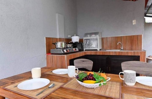 Tayug House | AVE Homes- KuBo-2 BDRMS, AC, Wi-Fi, Netflix, PRKG
