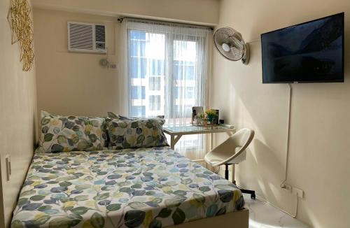Bagong Lipunan Ng Crame Apartment | Avida Towers New Manila near Crame, Cubao and Greenhills