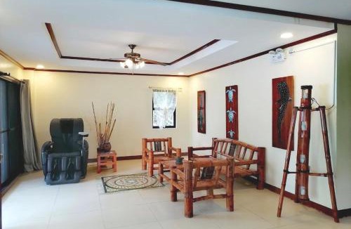Basdiot Hostel | Avila's Hostel Moalboal near Beach