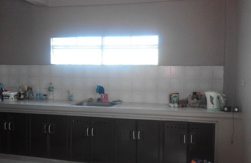 Manila Apartment | Awesome room 10 min walk to beach one bus ride 1 hr. Manila to Sapang, Termate