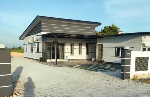 Kampung Tebok House | Azlynie Homestay