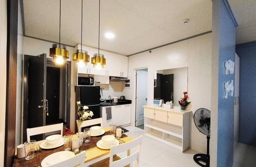 Puerto Princesa City Centre Apartment | B1 7Kunzite - Puerto Princesa Twinbeds Home with a balcony+FREE Pool