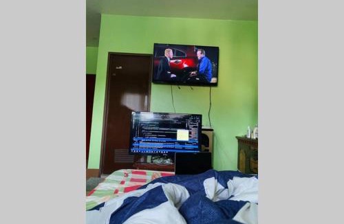 Cagayan de Oro Apartment | B2 - Spacious 3BR House with Netflix, Fiber Wifi, Parking, Balcony