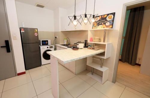 Kampung Sembulan Baru Apartment | B506 - Cozy Family Stay at Sutera Avenue, Near IMAGO Mall