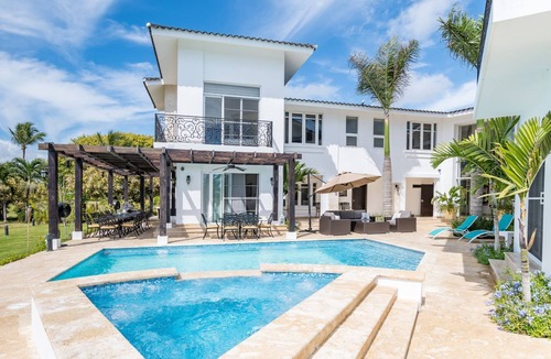 Bavaro House | Bachelor Party´s Heaven with Chef and Daily Housekeeping