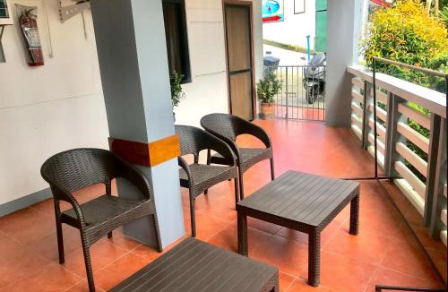 Puerto Galera Apartment | Badladz Staycation Condos