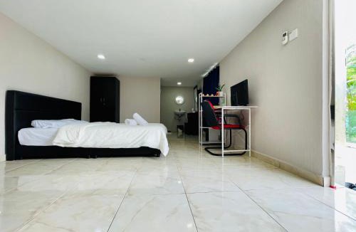 Bandar Baru Permas Jaya Villa | Balcony Garden Studio