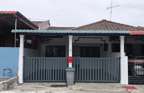 Batu Pahat House | Banang Jaya Homestay with 3 bedroom 2 bathroom